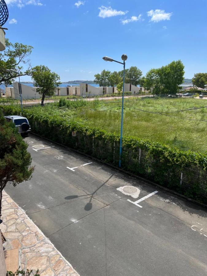 Къмпинг Градина Луксозен Апартамент Chernomorets Exterior foto